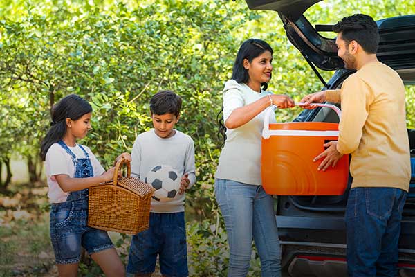 Family packing for vacation